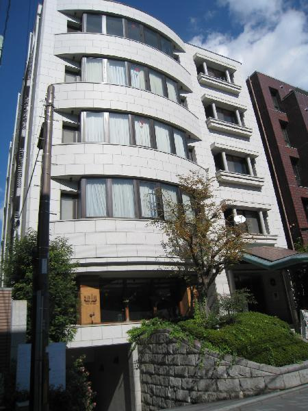 ＫＢコンフォート三条の外観