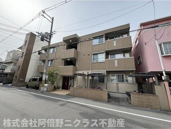 片岡マンションの外観