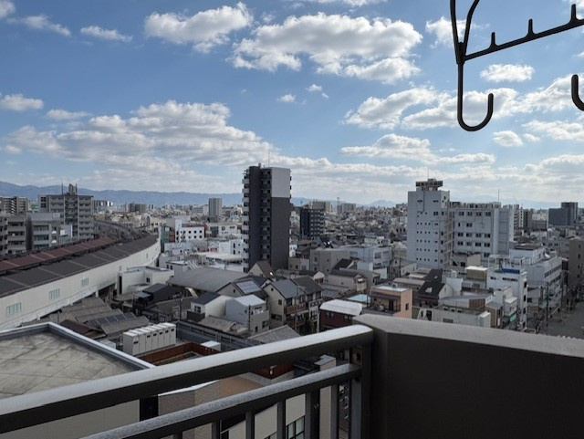 鴫野コーポ四号棟の展望|バルコニーから東方向の景色を望む