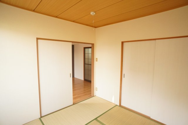 サンハイツ宝来の和室