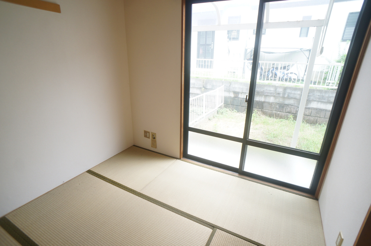 ガーデンヒルズ高の原の寝室