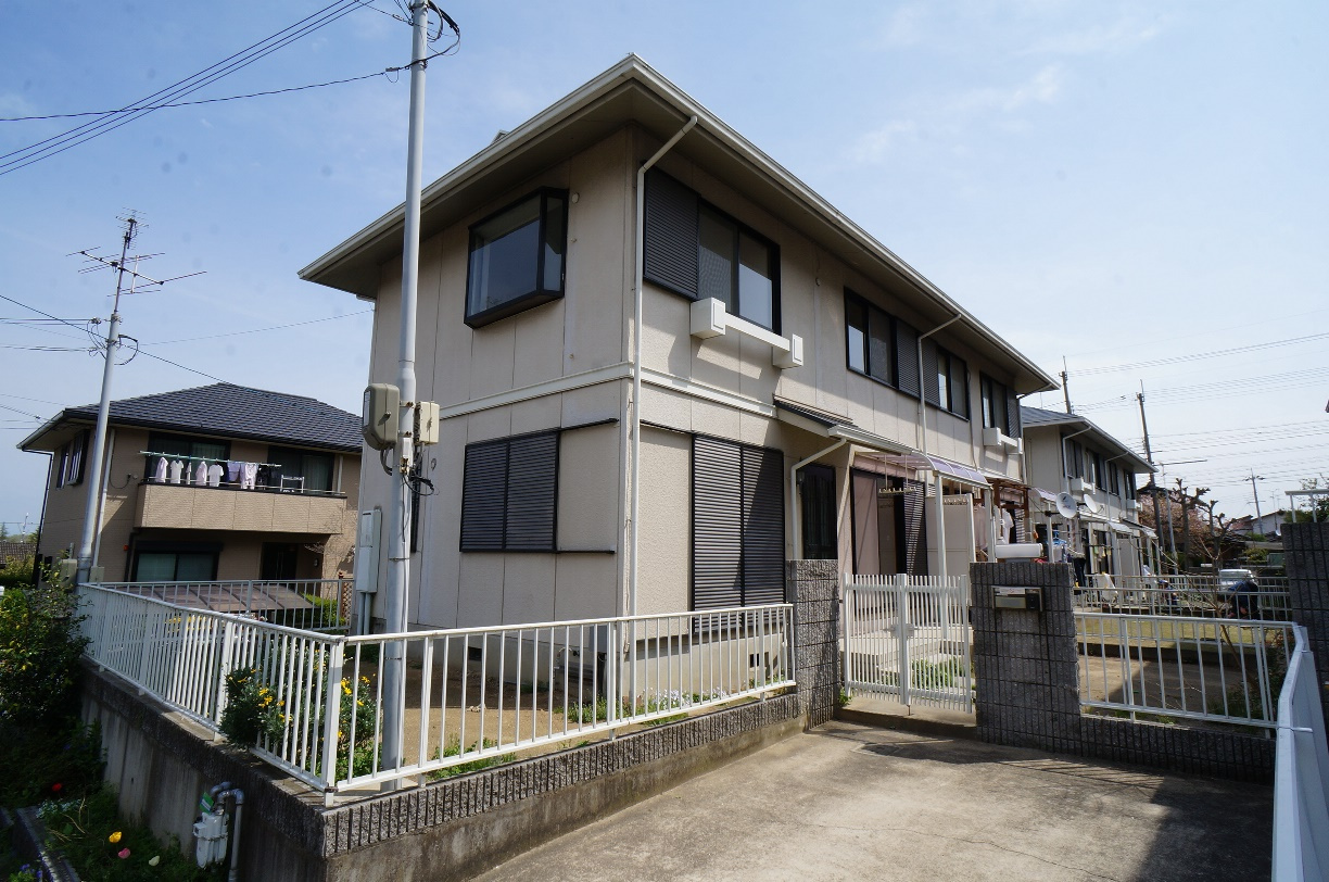ガーデンヒルズ高の原の外観