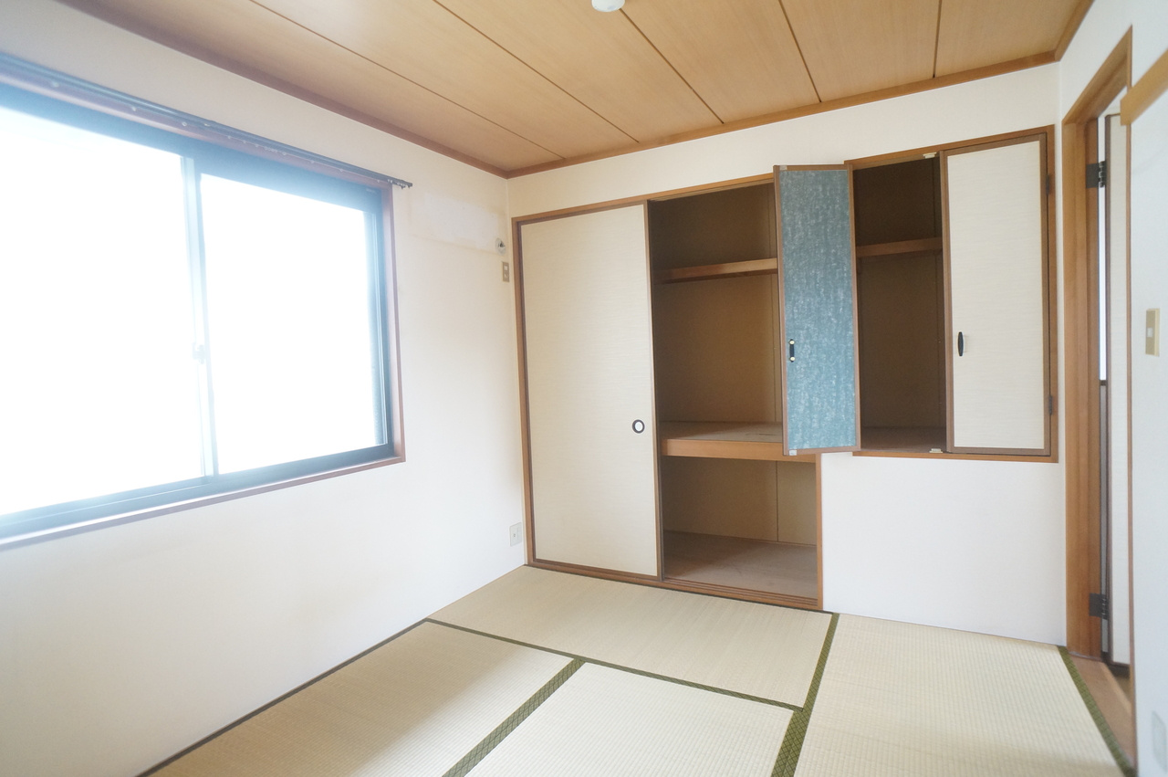 ガーデンヒルズ高の原の和室