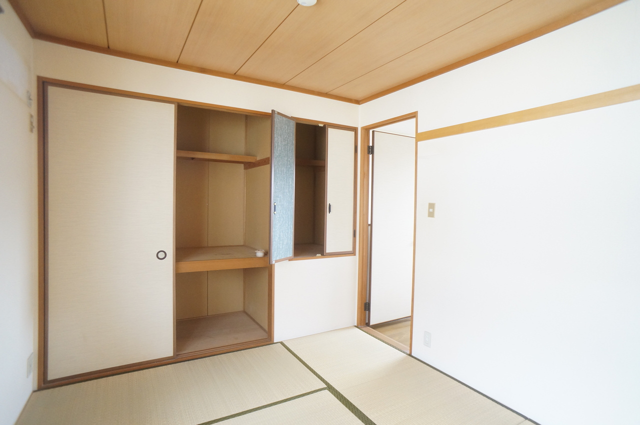 ガーデンヒルズ高の原の和室