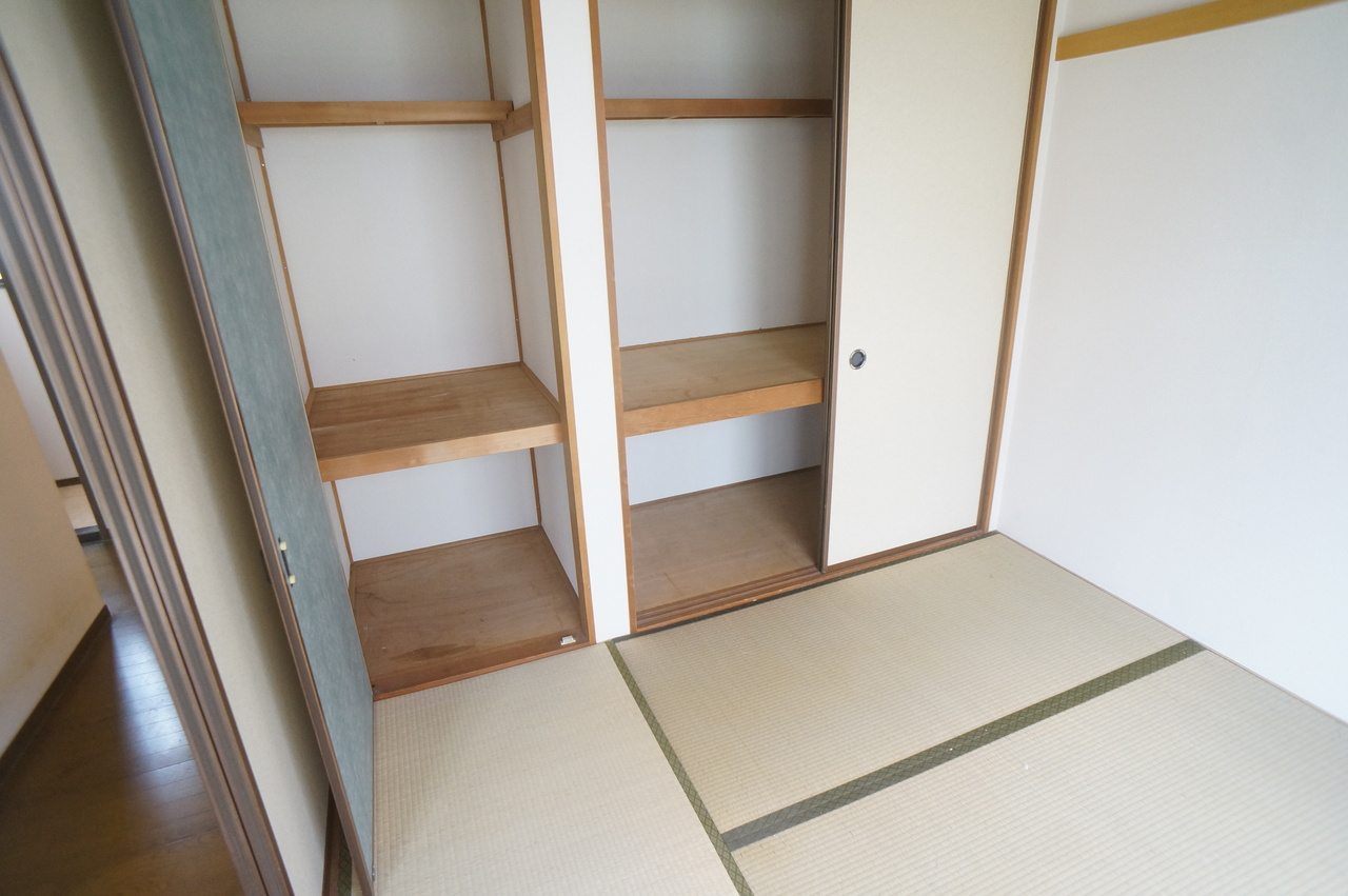 ガーデンヒルズ高の原の和室