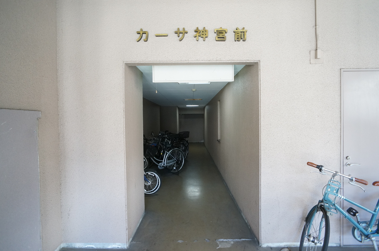 カーサ神宮前のエントランス