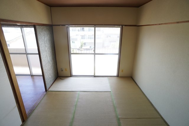 信貴川ハイツの和室