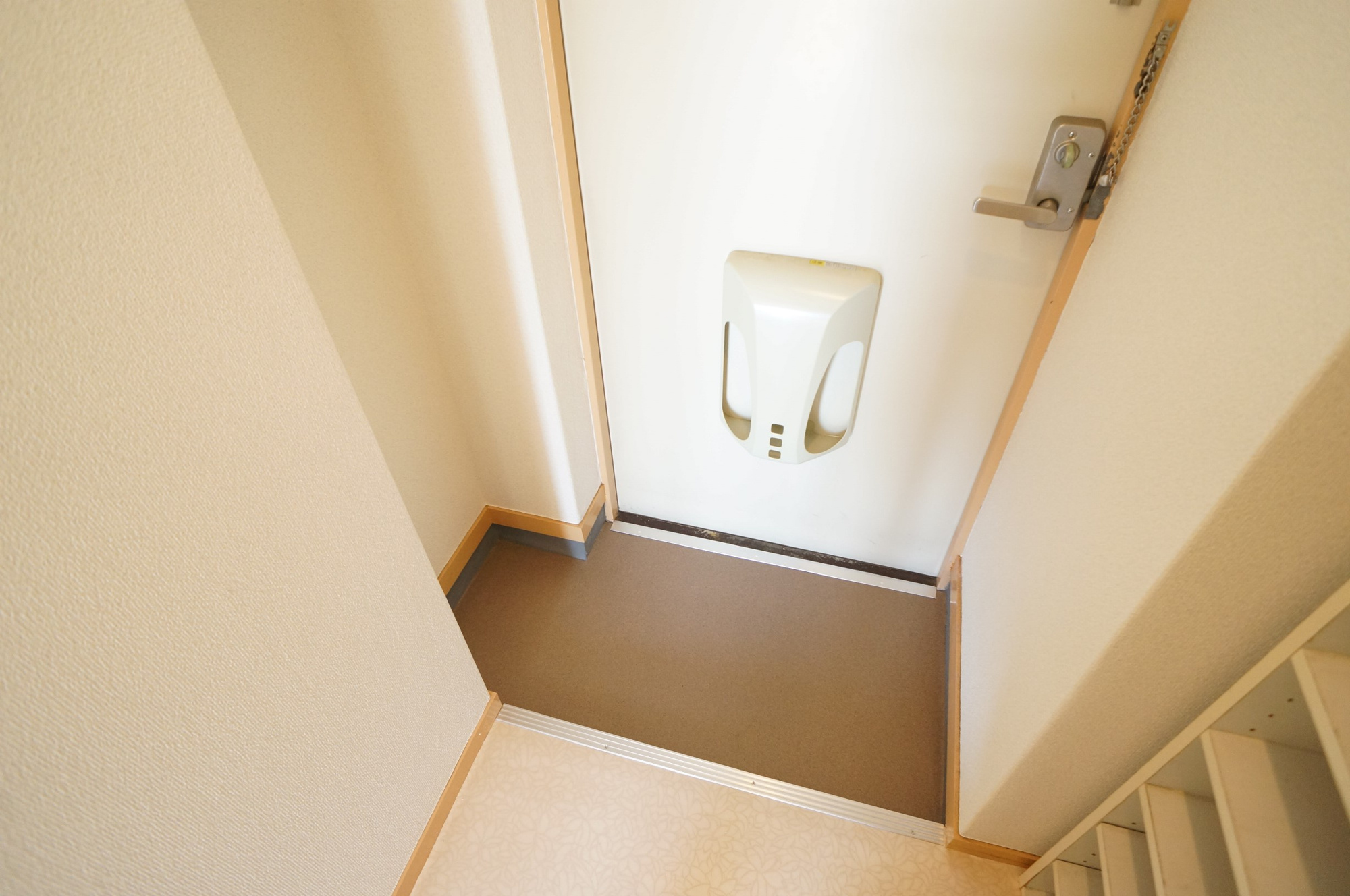 アイリスハイツの玄関