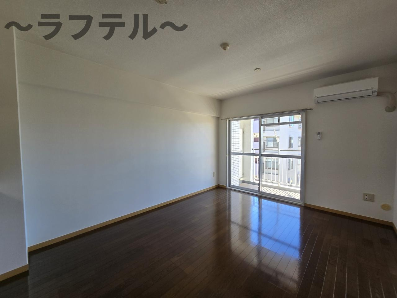 ソルティ ブラン鶴瀬の居間・リビング