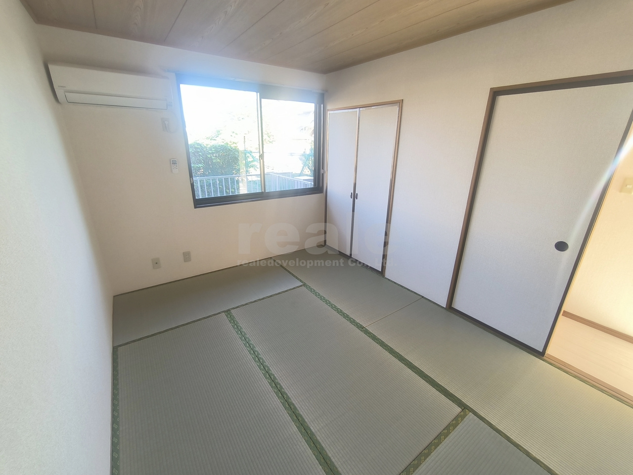 調布市深大寺東町２丁目のアパートの和室