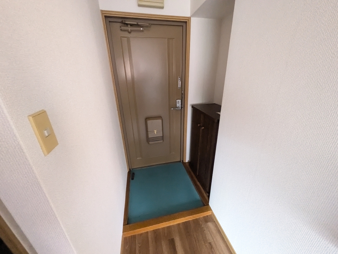メゾンKMの玄関|別室参考写真です。