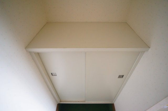 ビクトワール八木の玄関