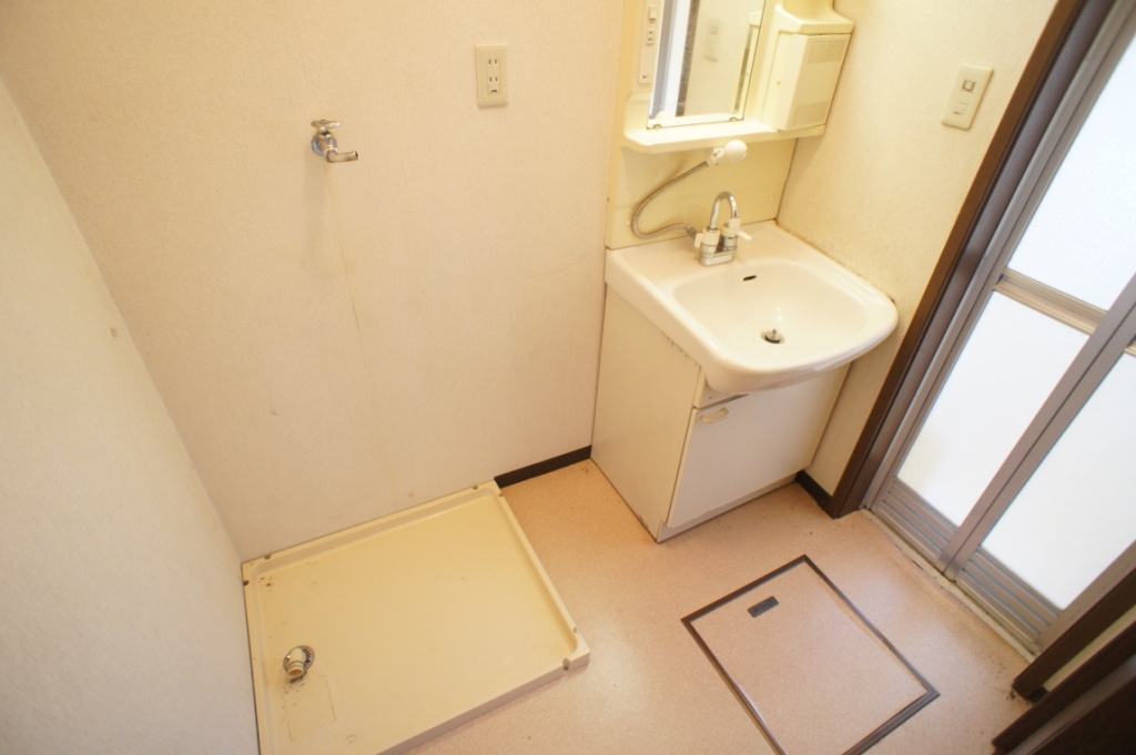 天理市二階堂上ノ庄町のアパートの洗面所