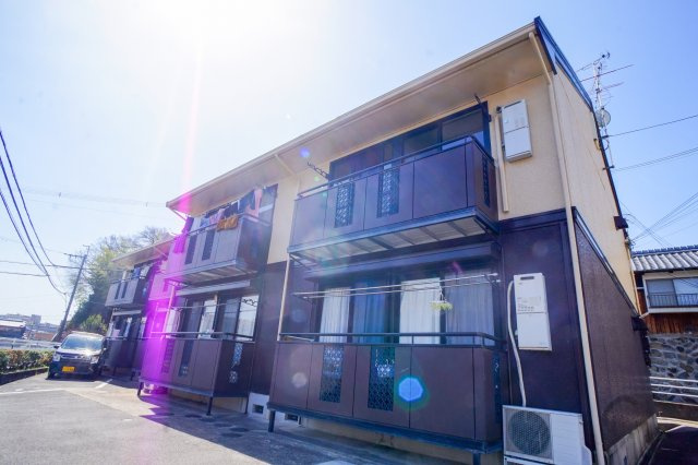 ジョイフル東生駒Ｂ棟の外観
