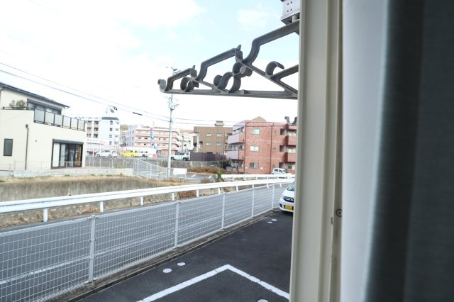 ジョイフル東生駒Ａ棟のバルコニー