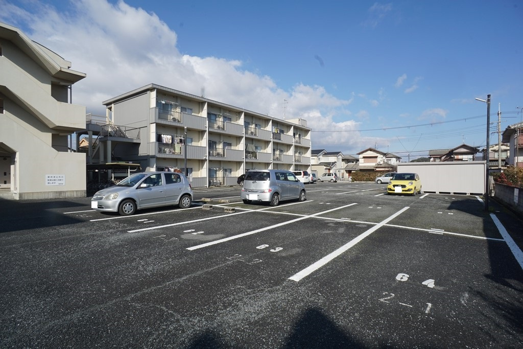 まあぁろーマンションの駐車場