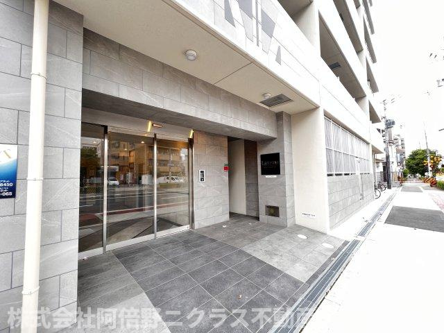 ラクラス阿倍野元町のエントランス