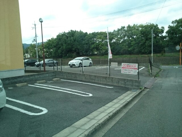 パラッツオ　エテルノの駐車場