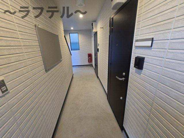所沢市東狭山ケ丘１丁目のアパートのロビー