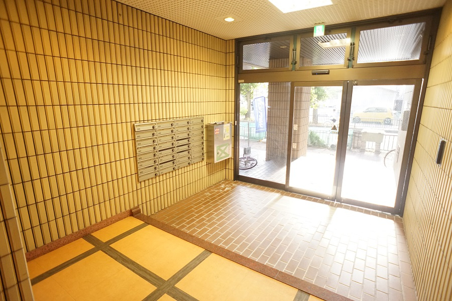 ＪＰレジデンス新大宮のエントランス