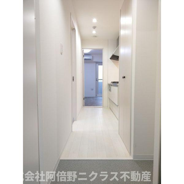 フォレスタ長居の玄関|内装は別部屋の参考写真です。