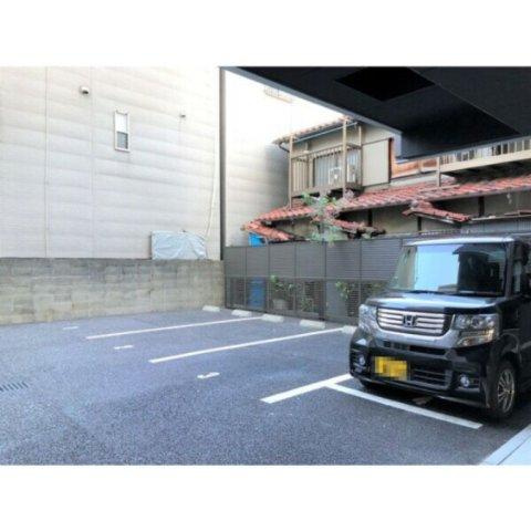 フォレスタ長居の駐車場