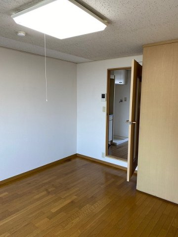 レオパレス関屋の居間・リビング