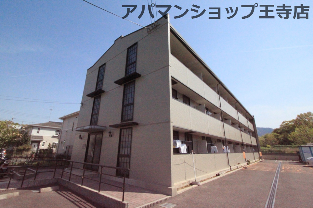 レオパレス関屋の外観