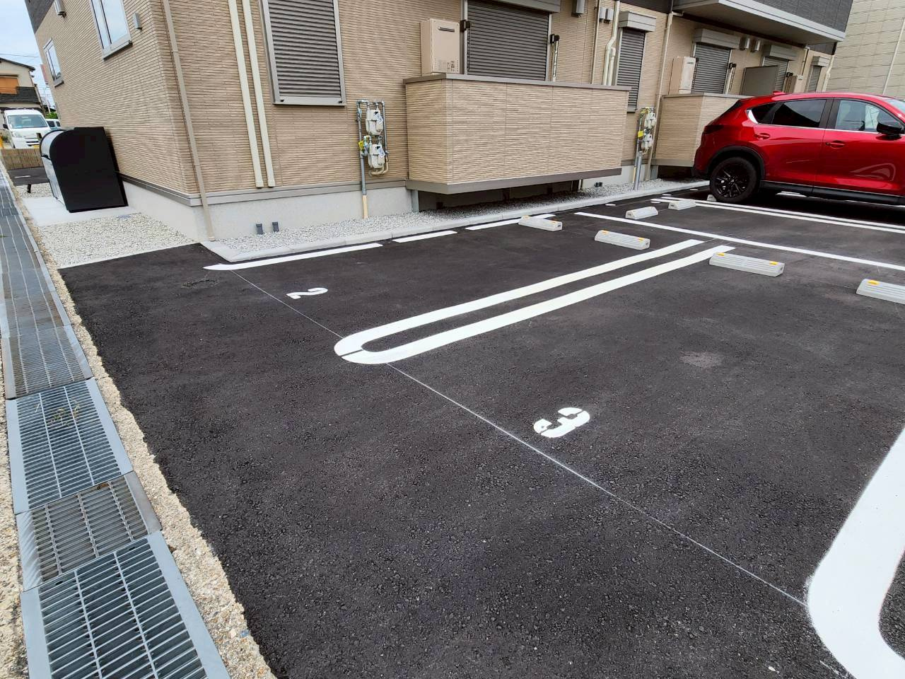 メゾン　ド　ピノの駐車場