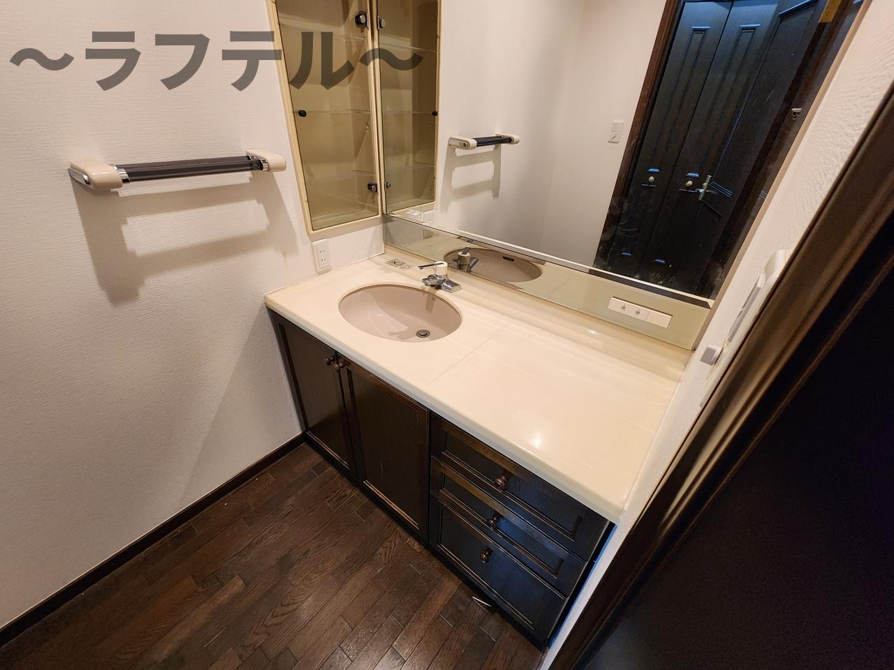 本多邸の独立洗面台