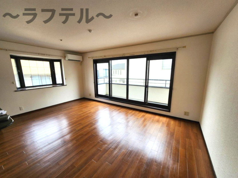 本多邸の居間・リビング