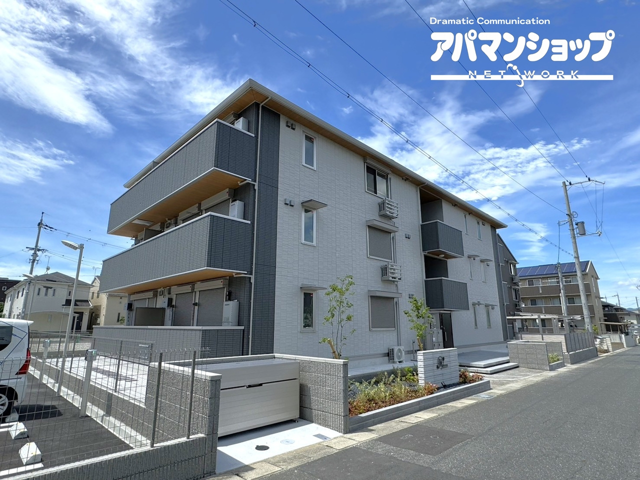 楓　Ａ棟の外観