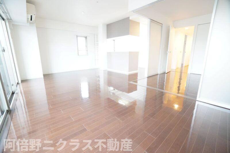 レジディア玉造の居間・リビング|内装は別部屋の参考写真です。