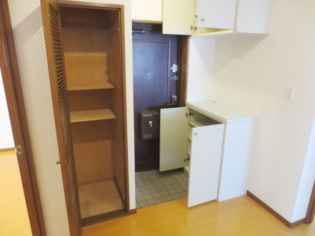 ヴィラコーストの玄関|別号室の参考写真です。