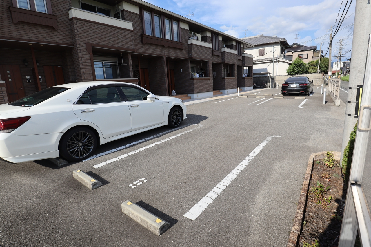 ａｉｌｅ(エール)の駐車場