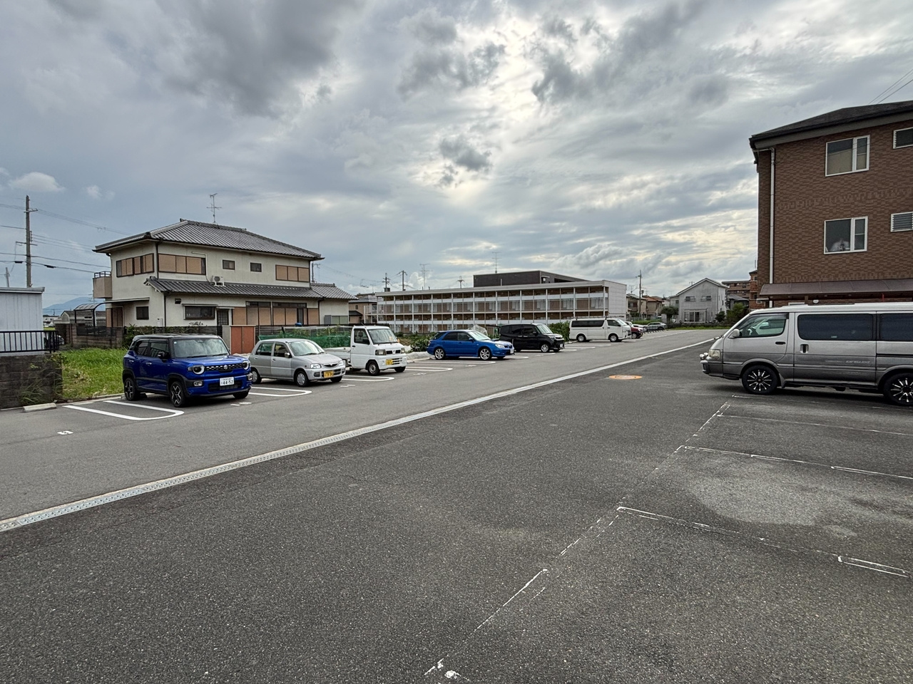 法隆寺テラスハウスの駐車場