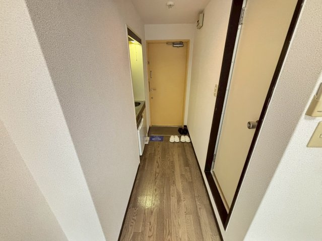 フォレスト高畑マンションの玄関