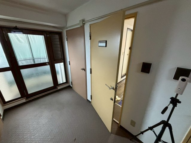 フォレスト高畑マンションの玄関