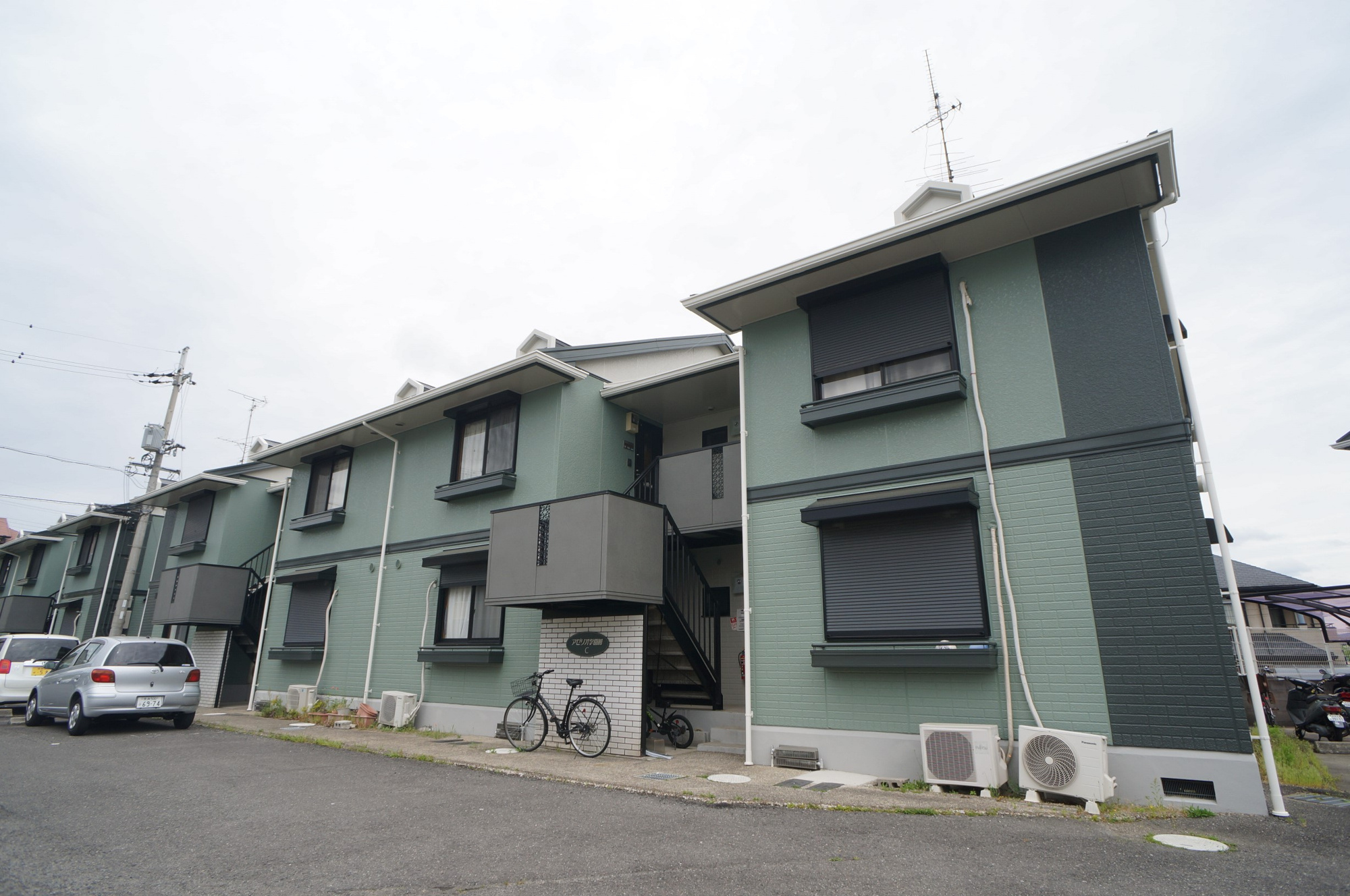 アゼリオ学園前Ｄ棟のエントランス