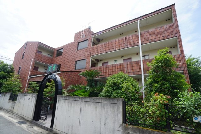 マンション万葉Ⅱの外観