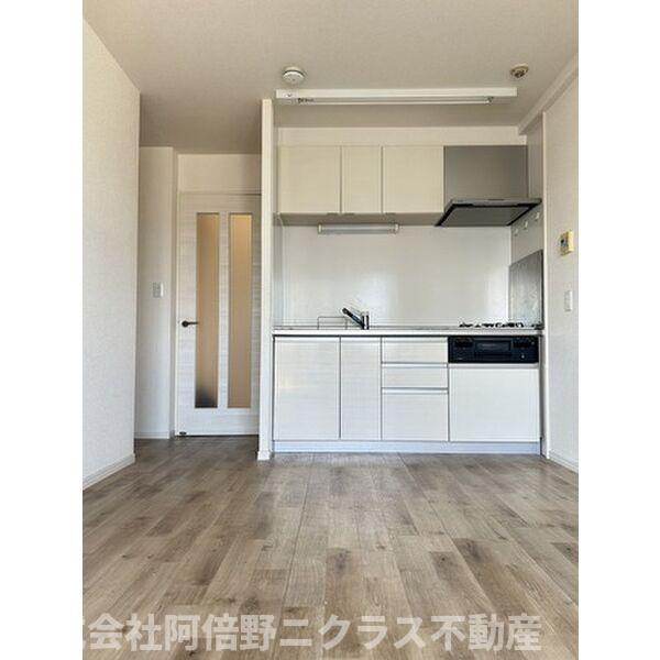 ファイブコート今川の居間・リビング|別部屋リノベーション参考写真です。
