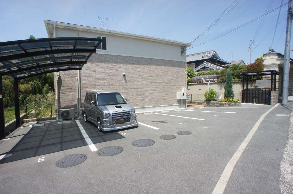 パステルコートの駐車場
