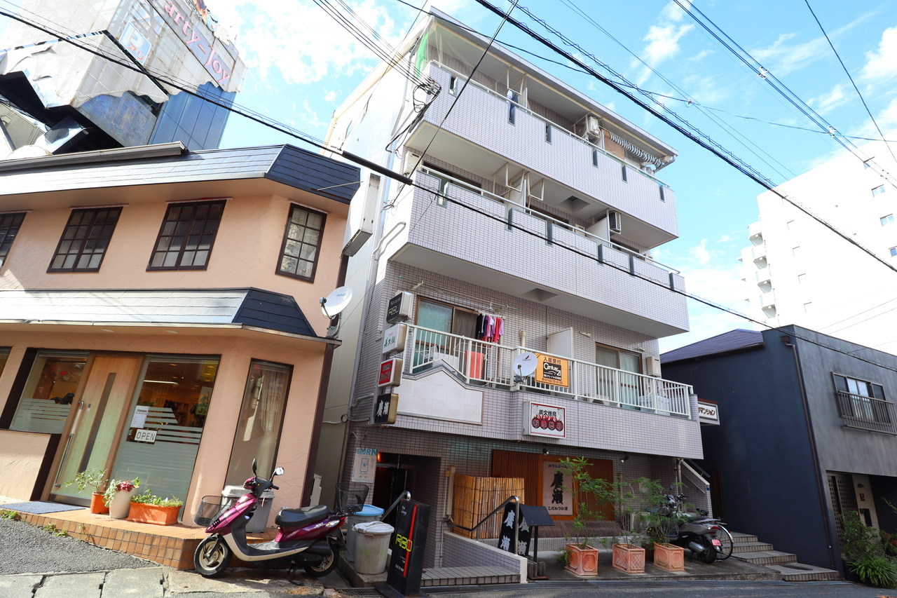 田村マンションの駐車場