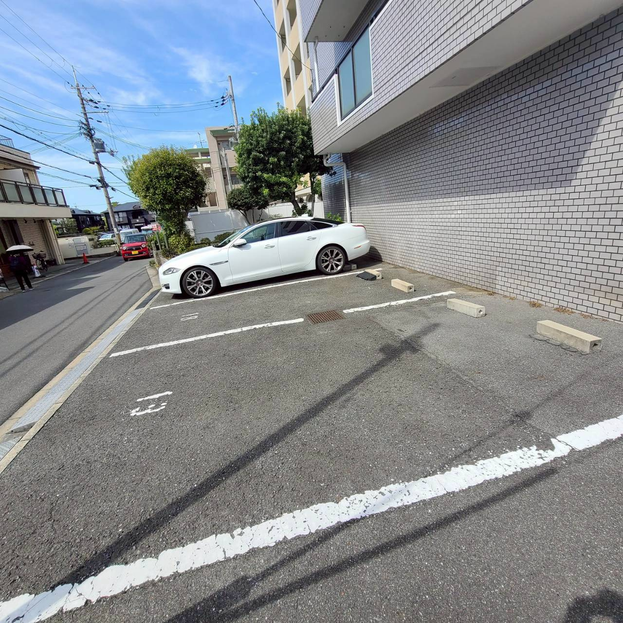 マンションオカザワの駐車場