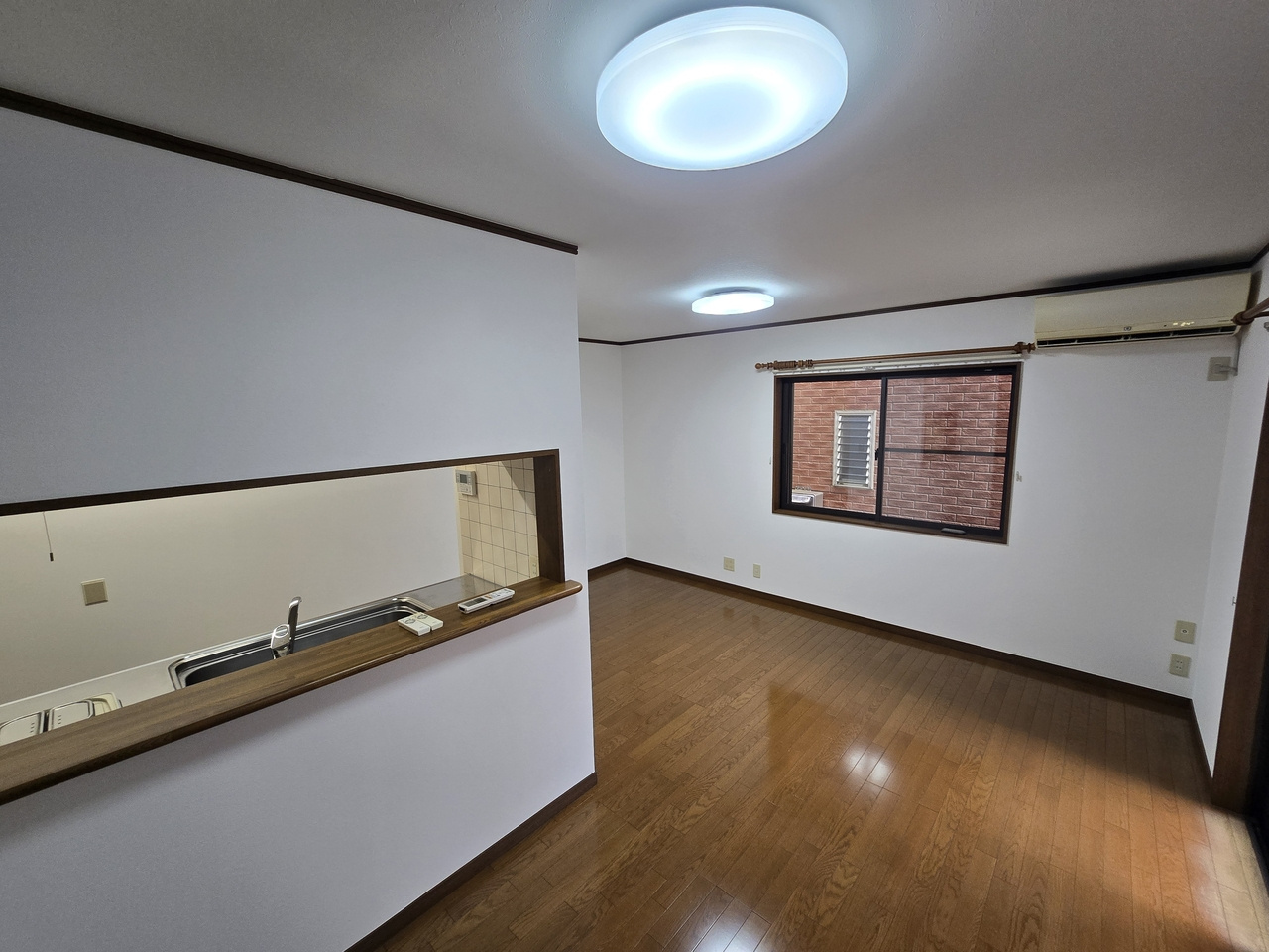 山口戸建の居間・リビング