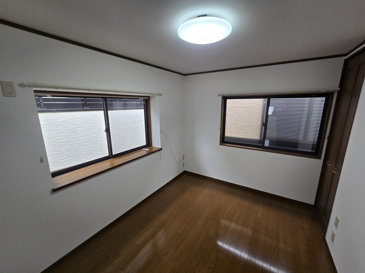 山口戸建の洋室