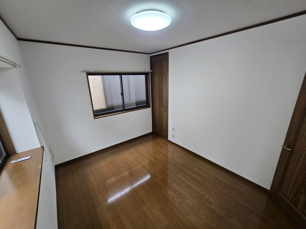 山口戸建の洋室