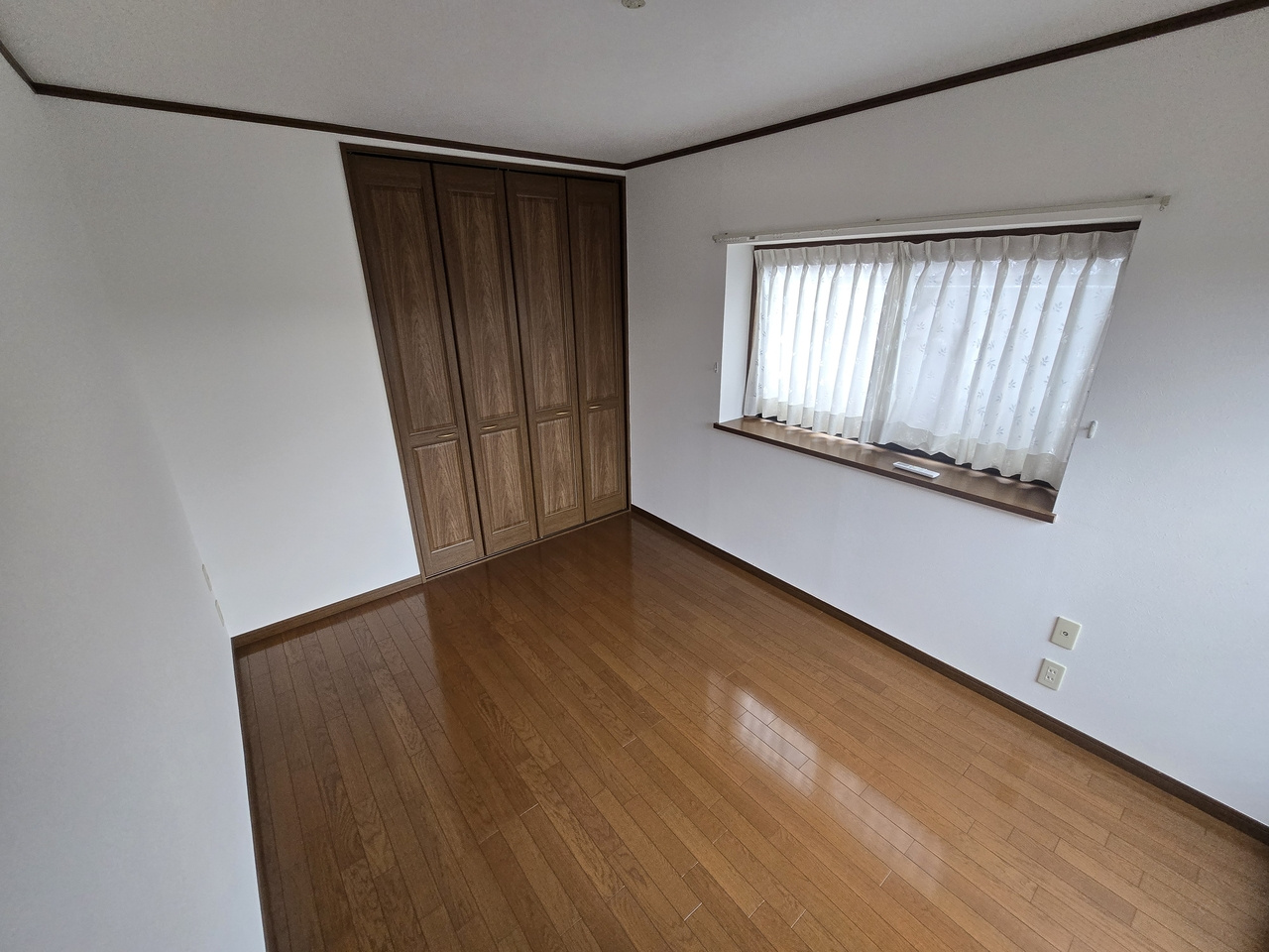 山口戸建の洋室