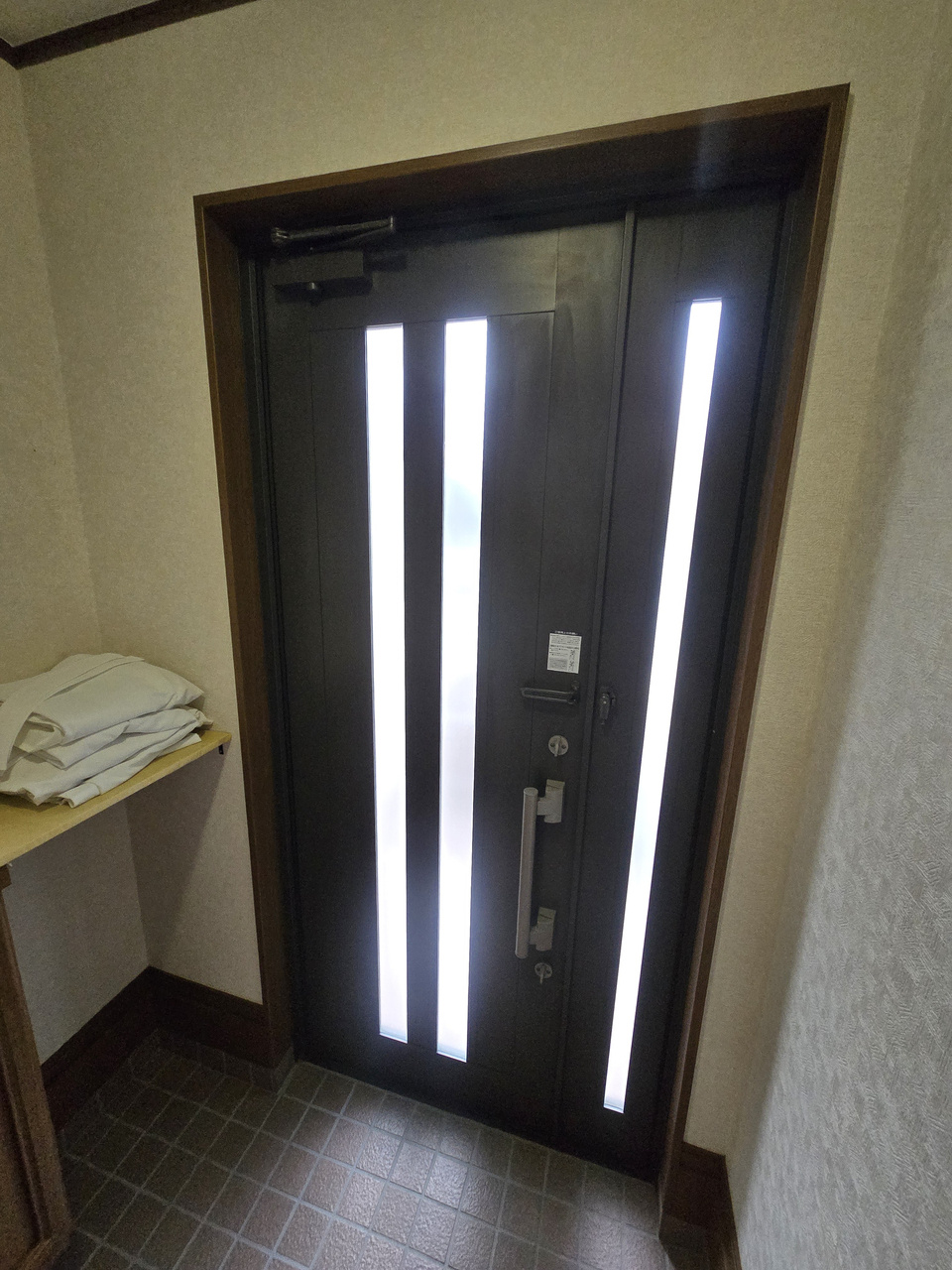 山口戸建の玄関