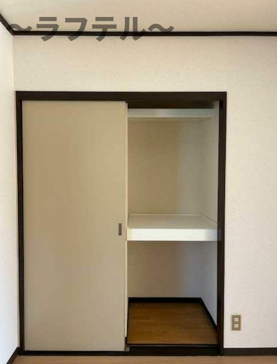 旭町　ハイツの収納